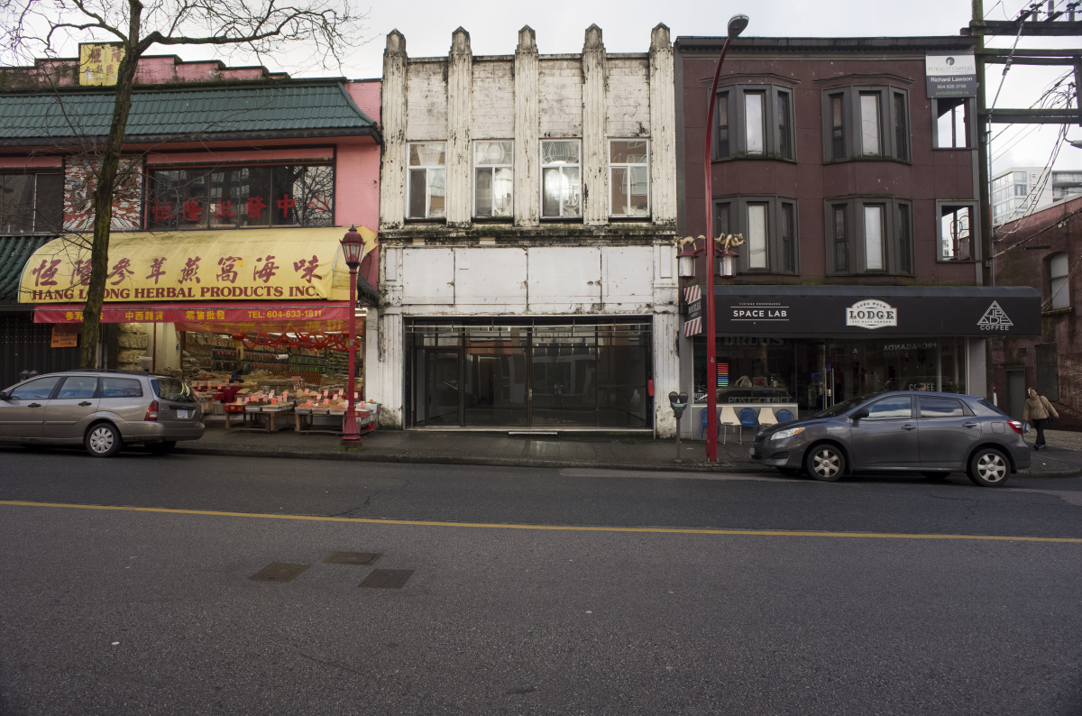 zoho_image_w60qy3172204381304f41ae5b15a68e5383f2_2018-12-10-236-Pender_Storefront-Edited-032-1200x0